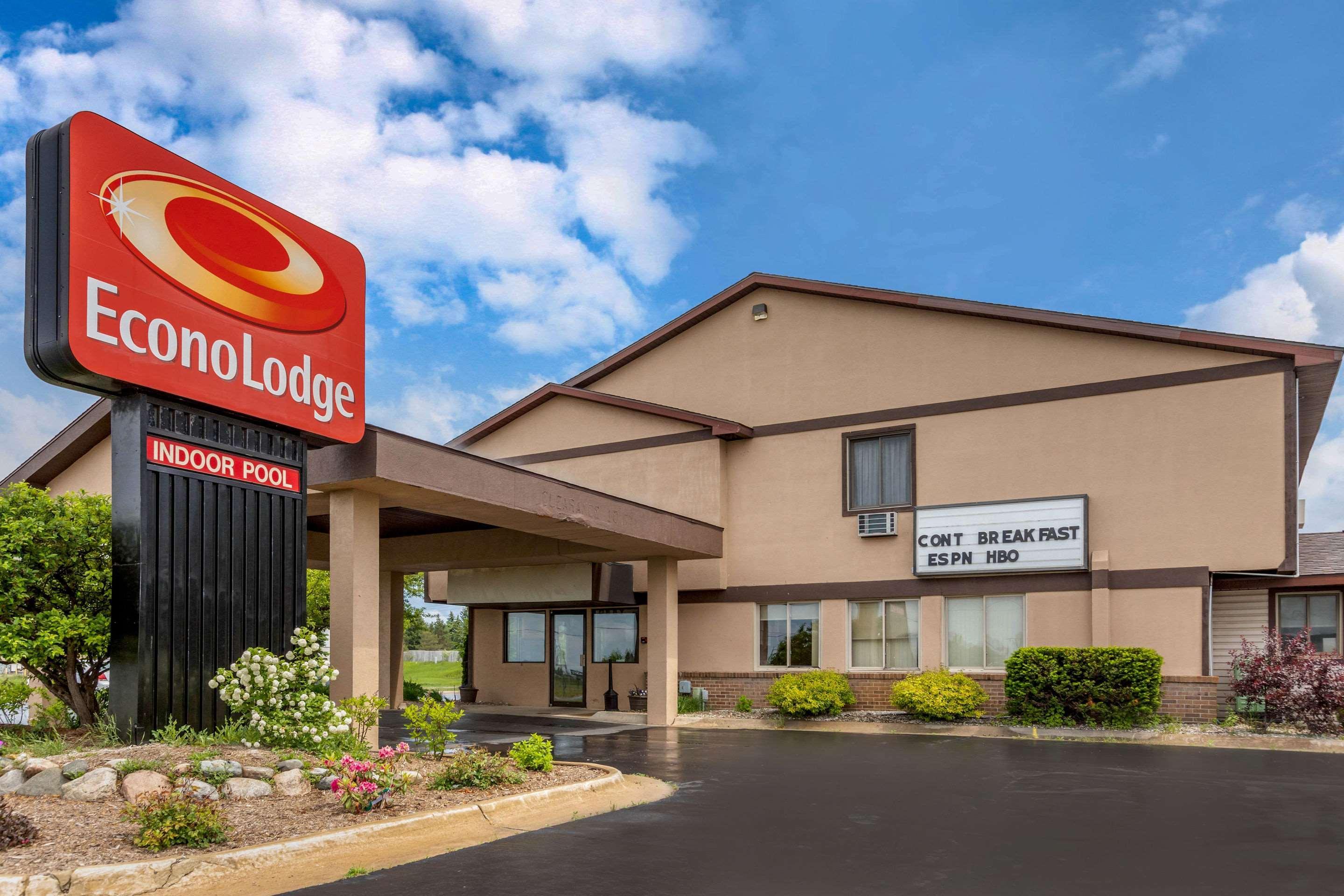 Econo Lodge Traverse City Exterior foto